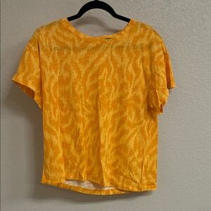 DEMOCRACY SHORT SLEEVE SCOOP NECK ANIMAL PRINT BOYFRIEND SHORT SLEEVE T-SHIRT